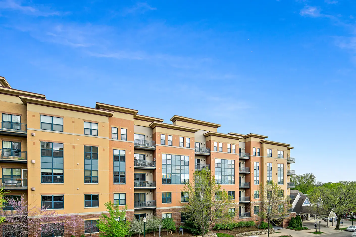 Capitol Lakes Exterior